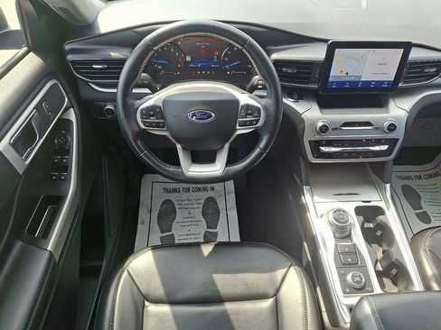 Used 2021 Ford Explorer XLT w/ Equipment Group 202A AWD/4WD image 11