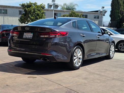 Used 2018 Kia Optima S FWD image 12