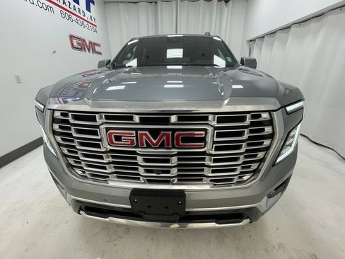 Used 2025 GMC Yukon Denali AWD/4WD image 2