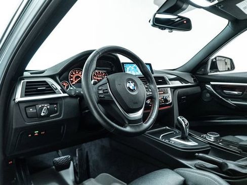 Used 2018 BMW 330i xDrive Wagon AWD/4WD image 22