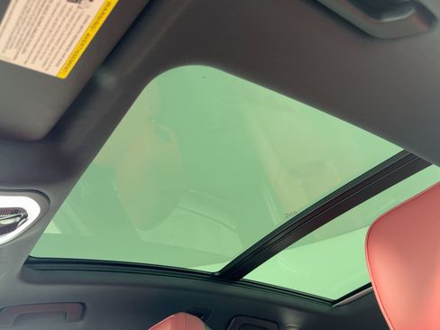 Used 2026 Porsche Macan S image 16