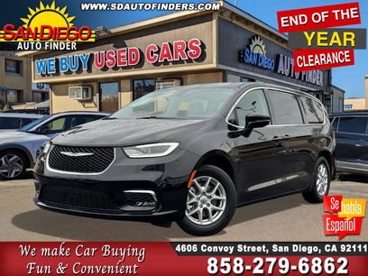 Used 2024 Chrysler Pacifica Touring-L