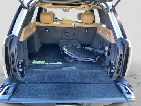 Used 2023 Land Rover Range Rover SE image 5