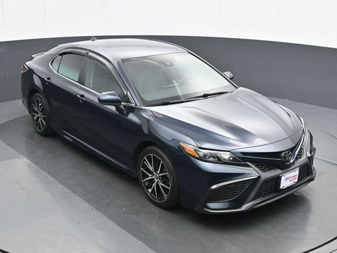 Used 2021 Toyota Camry SE FWD image 24