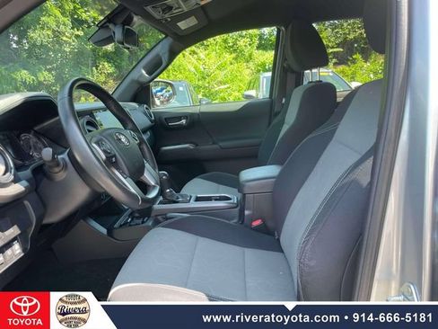 Used 2022 Toyota Tacoma TRD Off-Road w/ Technology Package AWD/4WD image 18