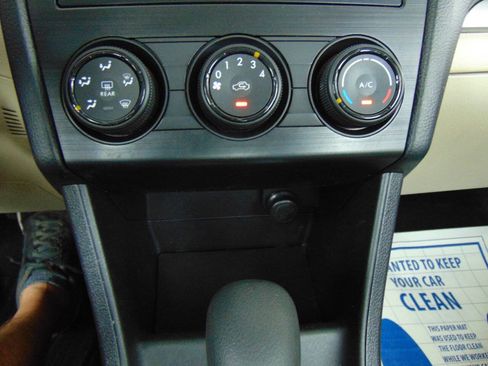 Used 2014 Subaru Impreza 2.0i AWD/4WD image 15