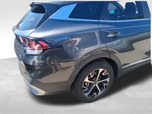 Used 2023 Kia Sportage EX FWD image 7