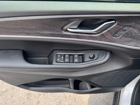 New 2026 Jeep Grand Cherokee L Limited AWD/4WD image 9