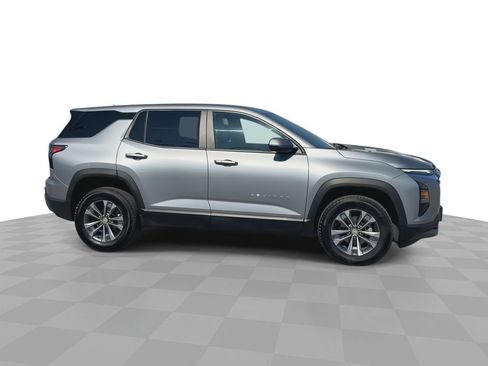Used 2026 Chevrolet Equinox LT AWD/4WD image 10