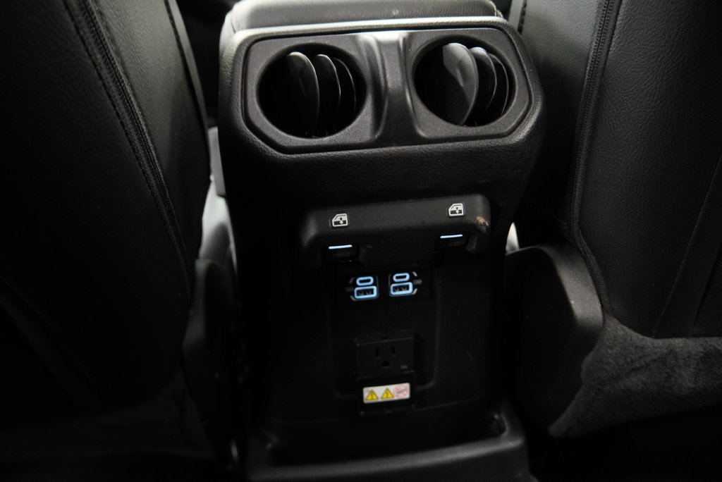 Used 2023 Jeep Wrangler Unlimited Sahara w/ Cold Weather Group AWD/4WD image 26