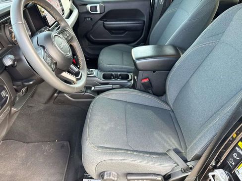 Used 2024 Jeep Wrangler Sport S image 14