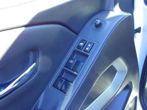 Used 2023 Nissan Frontier SV w/ Technology Package image 12