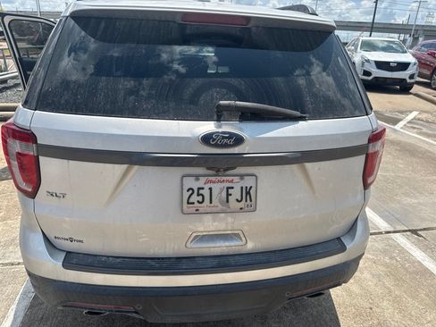Used 2019 Ford Explorer XLT w/ Equipment Group 202A FWD image 5