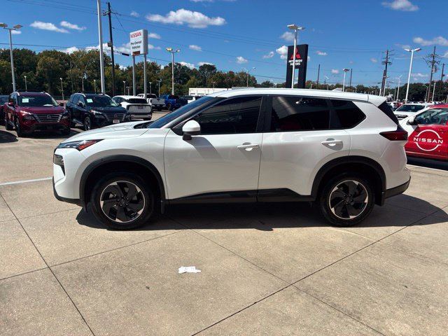 Used 2024 Nissan Rogue SV FWD image 4