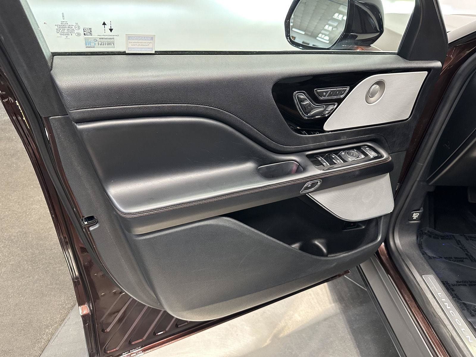Used 2020 Lincoln Aviator Reserve w/ Equipment Group 202A AWD/4WD image 9