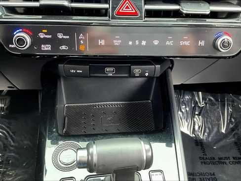 Used 2023 Kia Niro EX image 14