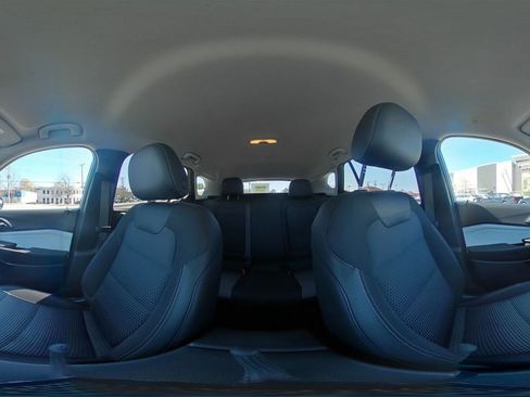 Used 2025 Chevrolet Trax LT image 41