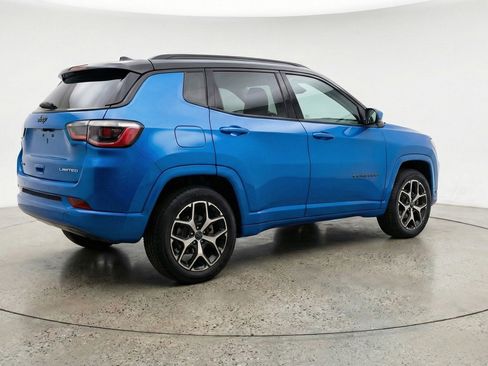 Used 2025 Jeep Compass Limited AWD/4WD image 9