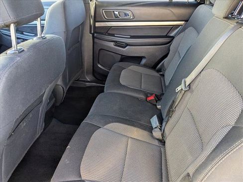 Used 2019 Ford Explorer XLT image 18