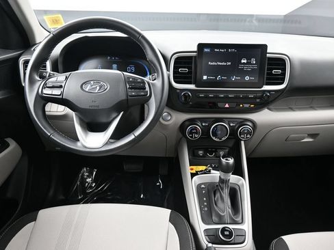 Certified 2024 Hyundai Venue SEL FWD image 20