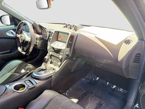 Used 2011 Nissan 370Z Touring w/ Sport Pkg RWD image 27