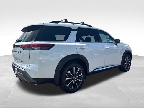 New 2026 Nissan Pathfinder Platinum w/ Cargo Package AWD/4WD image 5