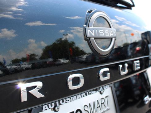 Used 2023 Nissan Rogue SL w/ SL Premium Package FWD image 8