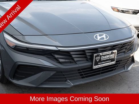 Used 2024 Hyundai Elantra SEL FWD image 7