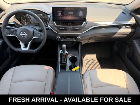 Used 2025 Nissan Altima 2.5 SV w/ SV Special Edition Package image 13