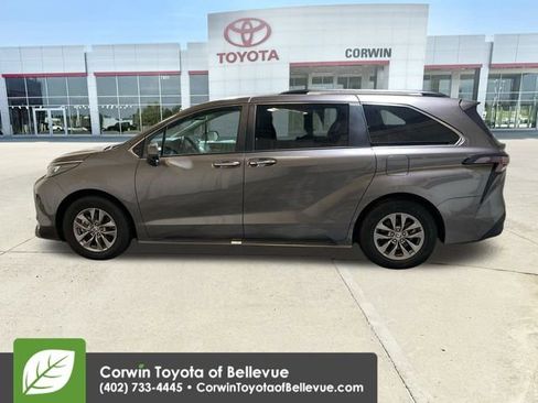 Certified 2024 Toyota Sienna XLE image 5