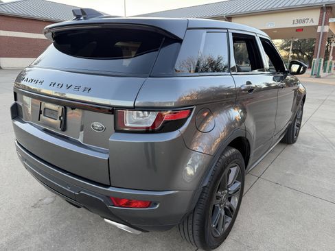 Used 2019 Land Rover Range Rover Evoque SE Premium image 8