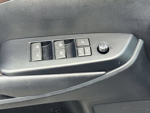 Used 2019 Toyota Highlander XLE AWD/4WD image 15