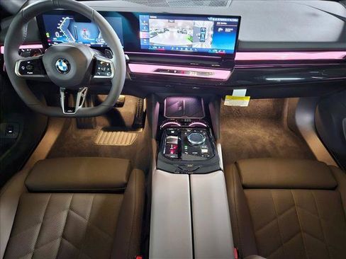 Used 2027 BMW 530i w/ M Sport Package RWD image 15