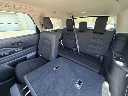 Used 2025 Nissan Pathfinder SV image 25