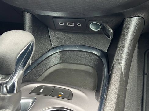 Used 2024 Chevrolet Malibu LT FWD image 18