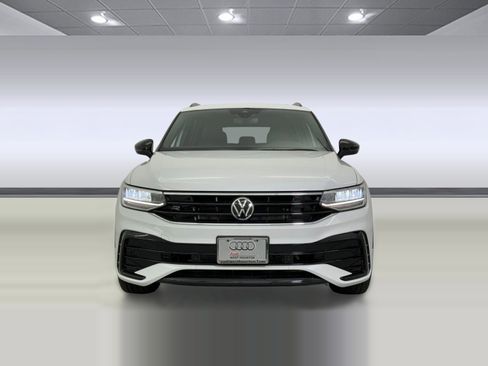 Used 2024 Volkswagen Tiguan SE R-Line image 6