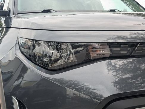 Certified 2025 Kia Soul LX w/ LX Technology Package FWD image 10