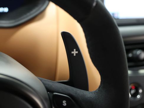 Used 2020 Aston Martin DB11 AMR image 27