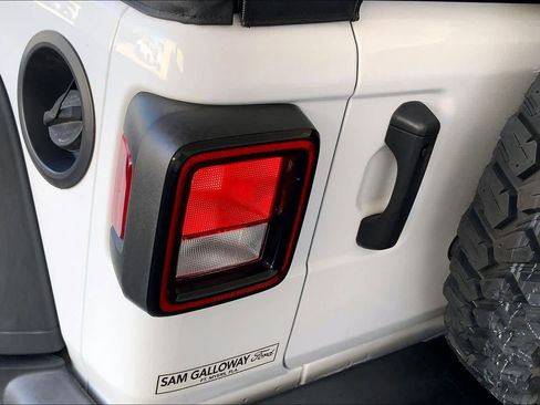 Used 2022 Jeep Wrangler Unlimited Sport image 28