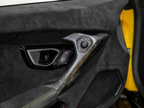 Used 2018 Lamborghini Huracan Performante image 41