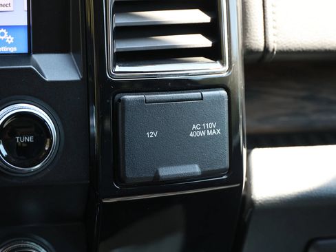 Used 2019 Ford F150 Lariat w/ Equipment Group 502A Luxury AWD/4WD image 34
