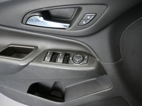 Used 2023 Chevrolet Equinox LT FWD image 37