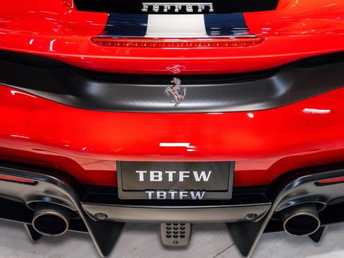 Used 2020 Ferrari 488 Pista Coupe image 31