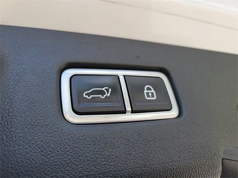 Used 2022 Kia Sorento EX w/ Panoramic Sunroof Package image 30
