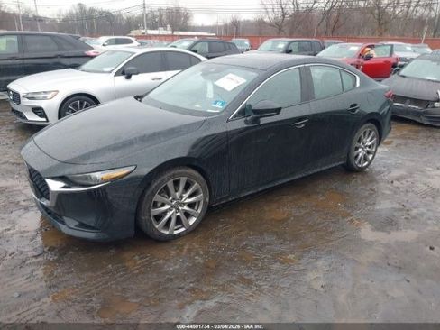 Used 2020 MAZDA MAZDA3 Sedan w/ Premium Package FWD image 2