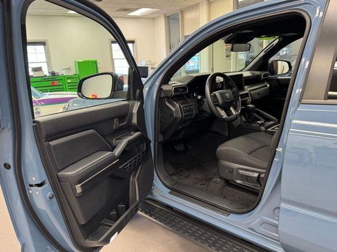 Used 2025 Toyota 4Runner SR5 image 12