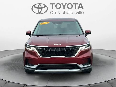 Used 2023 Kia Carnival LX FWD image 8
