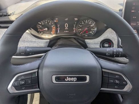 Certified 2024 Jeep Compass Latitude AWD/4WD image 29