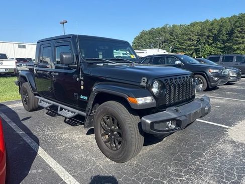 Used 2022 Jeep Gladiator Sport AWD/4WD image 2