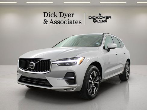 Certified 2023 Volvo XC60 B5 Core w/ Climate Package AWD/4WD image 6